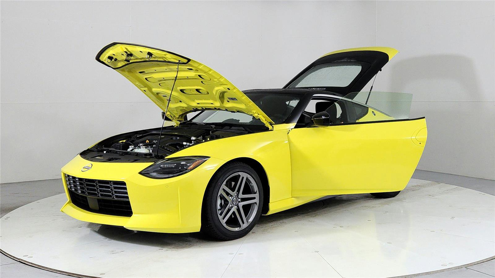 Used 2024 Nissan Z Sport w/ Floor Mat Package RWD image 12