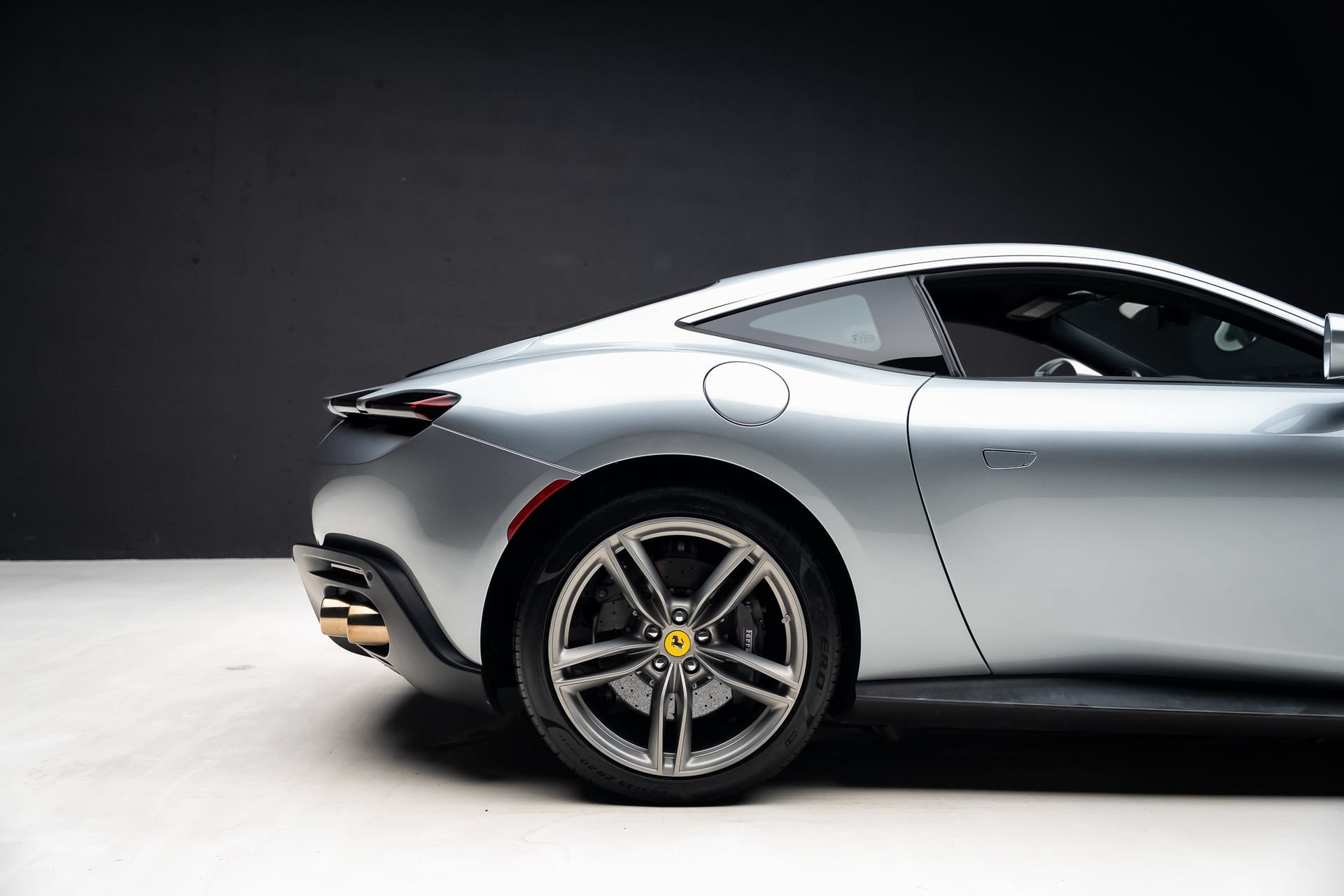 Used 2021 Ferrari Roma RWD image 38