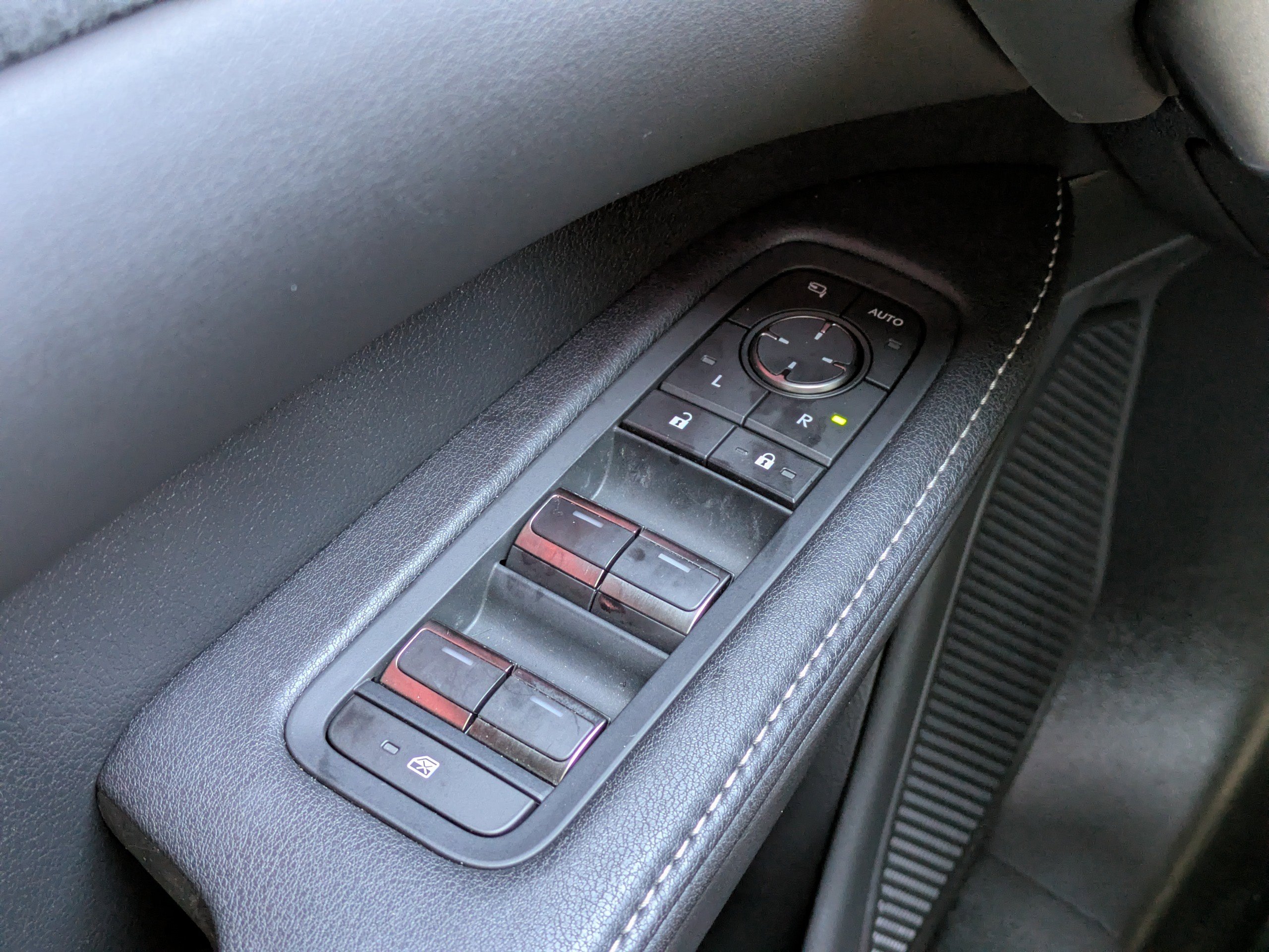 Used 2023 Lexus RX 350 w/ Accessory Package (Z1) image 21