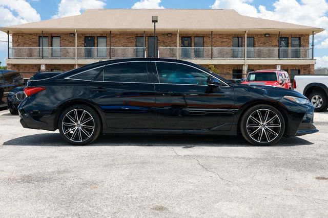 Used 2019 Toyota Avalon Touring FWD image 16