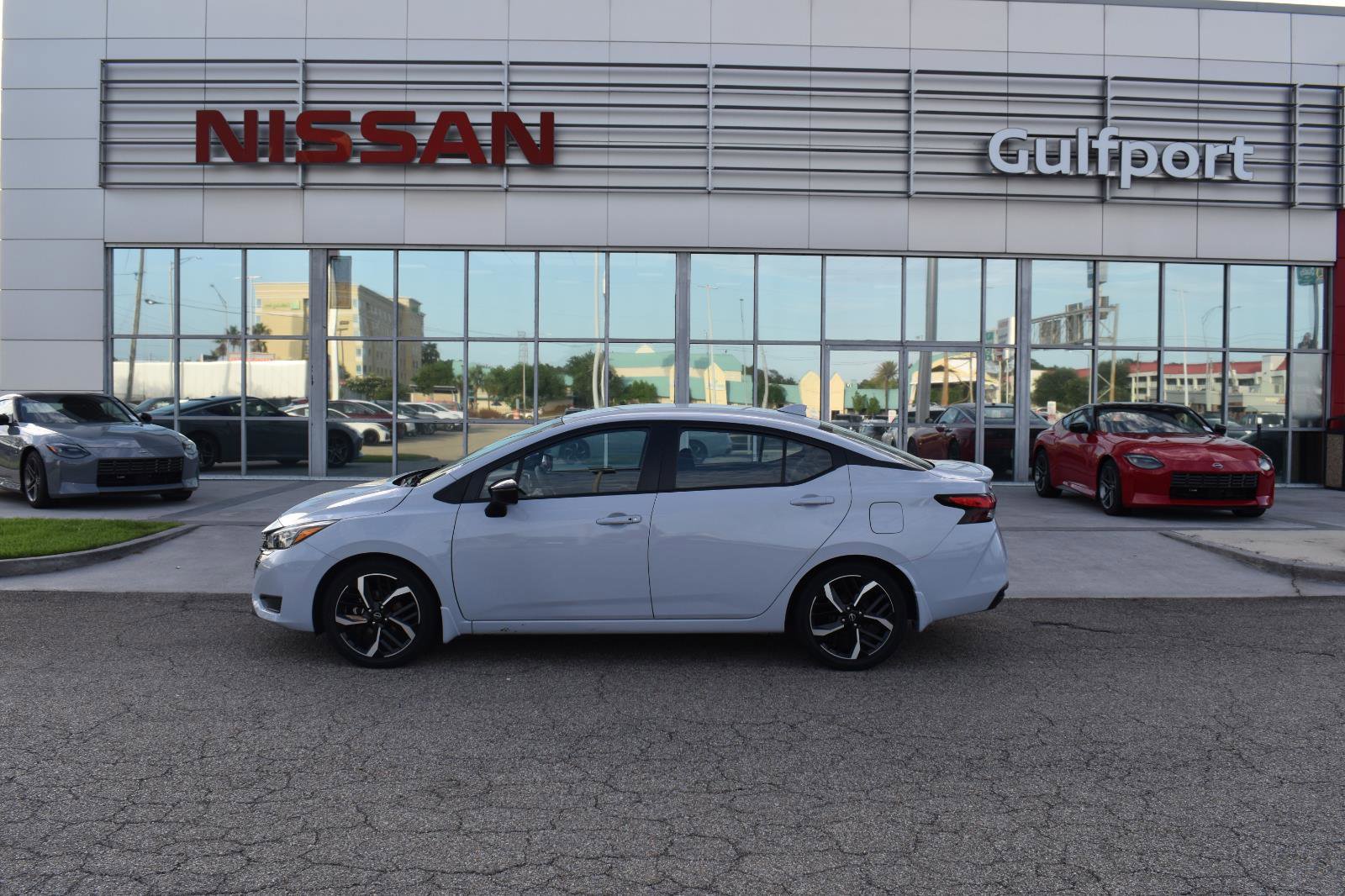 Used 2023 Nissan Versa SR w/ Trunk Package FWD image 3