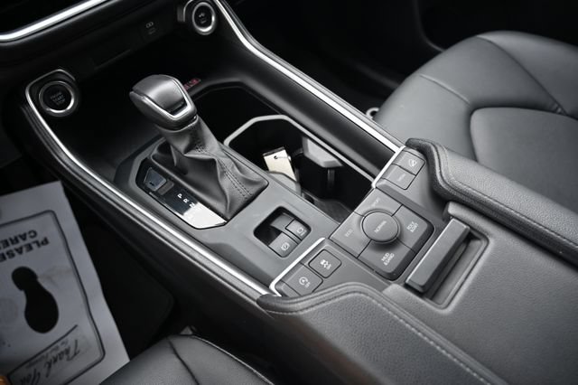 Used 2024 Toyota Grand Highlander AWD image 19