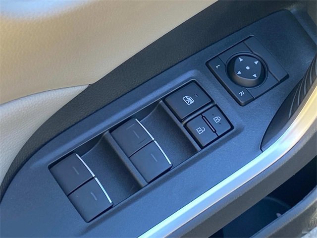 Used 2022 Toyota RAV4 XLE image 13