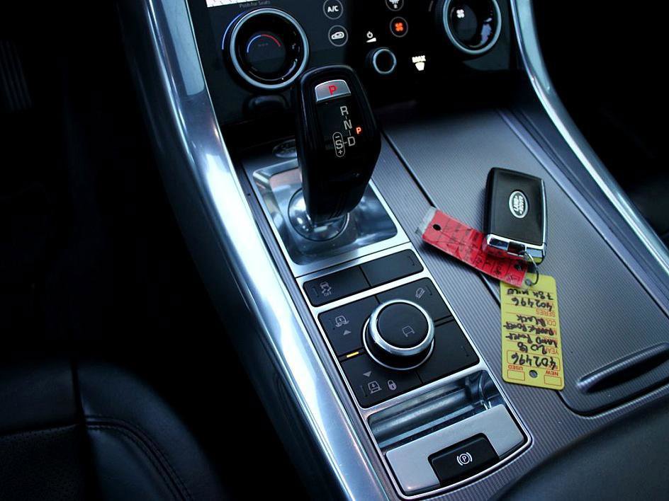 Used 2018 Land Rover Range Rover Sport HSE image 15