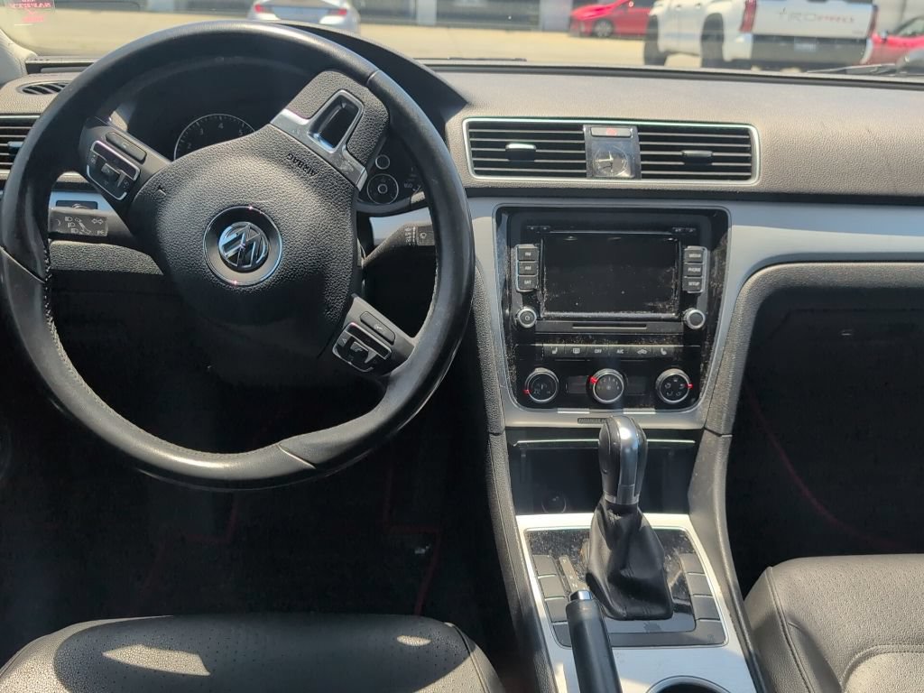 Used 2013 Volkswagen Passat 2.5 SE FWD image 11
