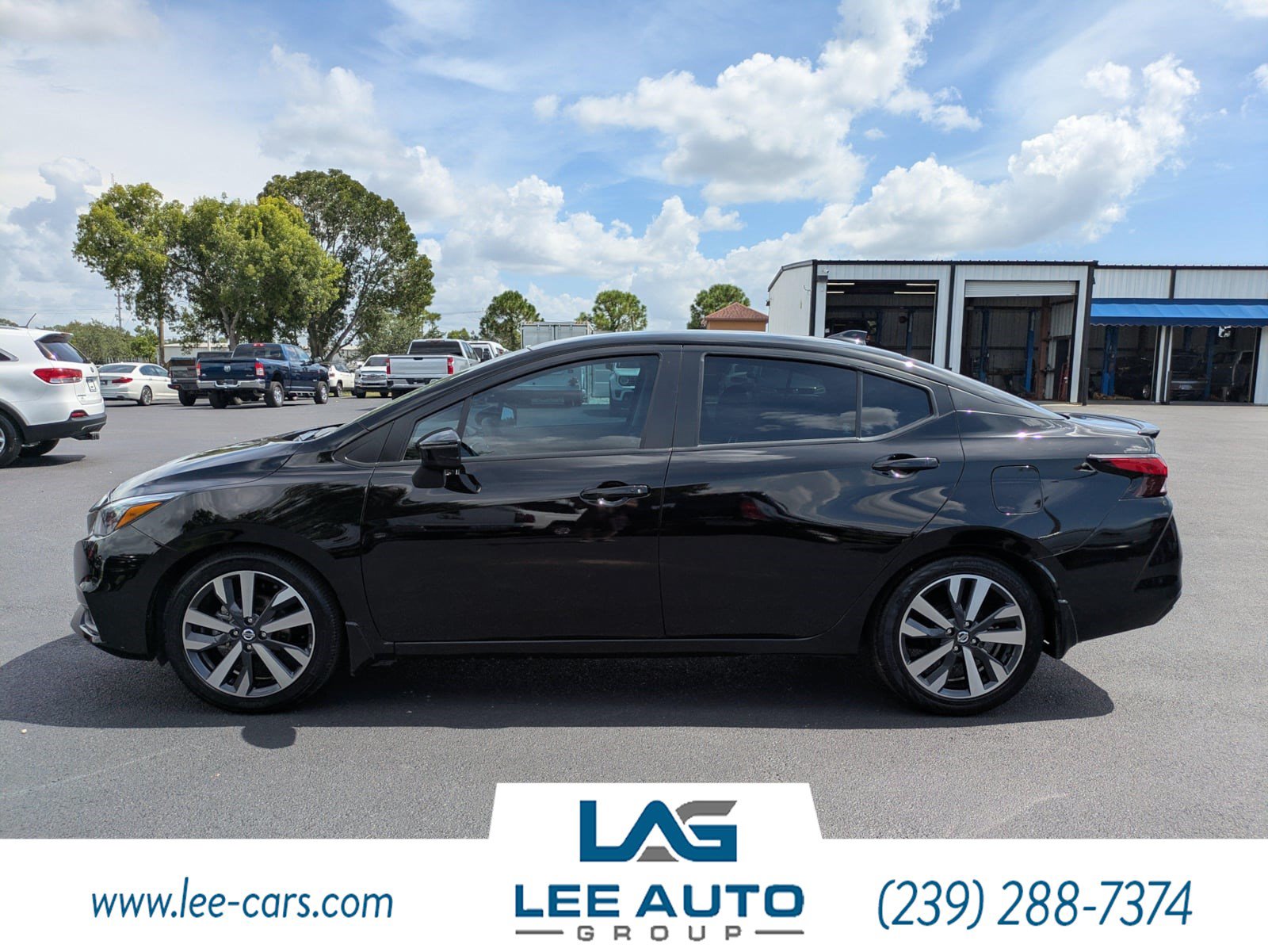 Used 2021 Nissan Versa SR FWD image 6