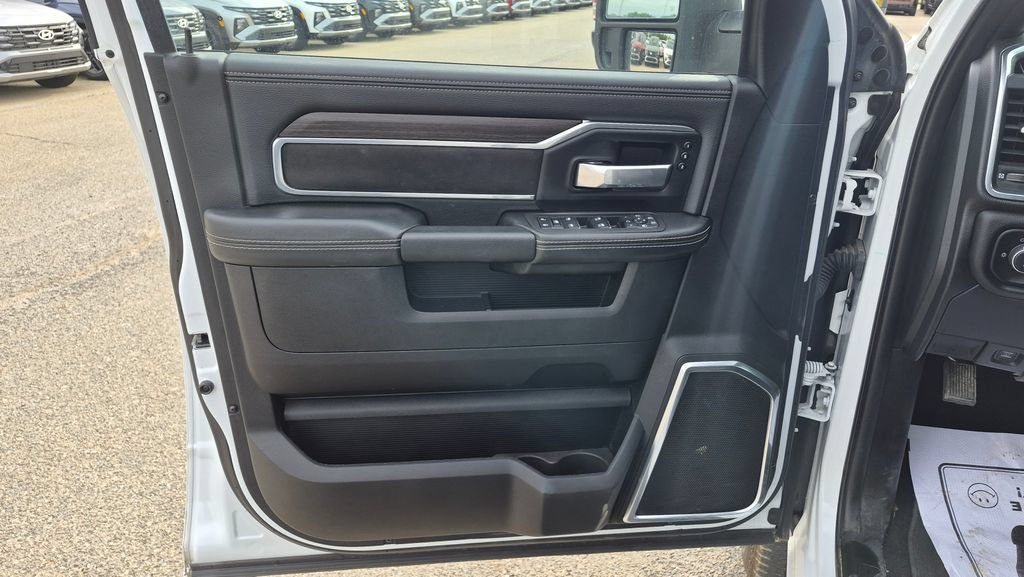 Used 2025 RAM 2500 Laramie AWD/4WD image 13