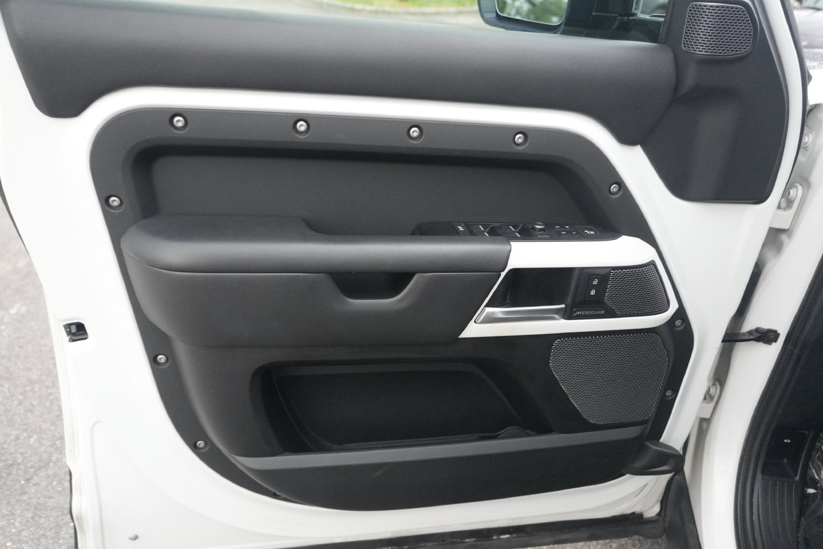 Used 2020 Land Rover Defender 110 HSE AWD/4WD image 12