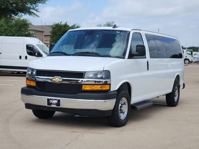 Used 2025 Chevrolet Express 3500 LT w/ LT Preferred Equipment Group RWD image 10