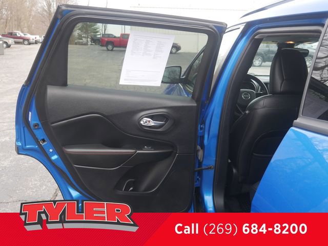 Used 2021 Jeep Cherokee Trailhawk image 21