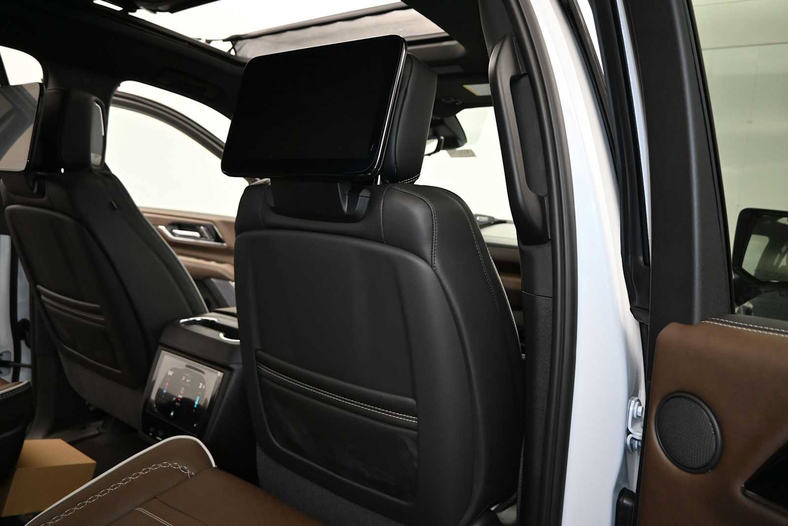 New 2026 GMC Yukon XL Denali Ultimate AWD/4WD image 33