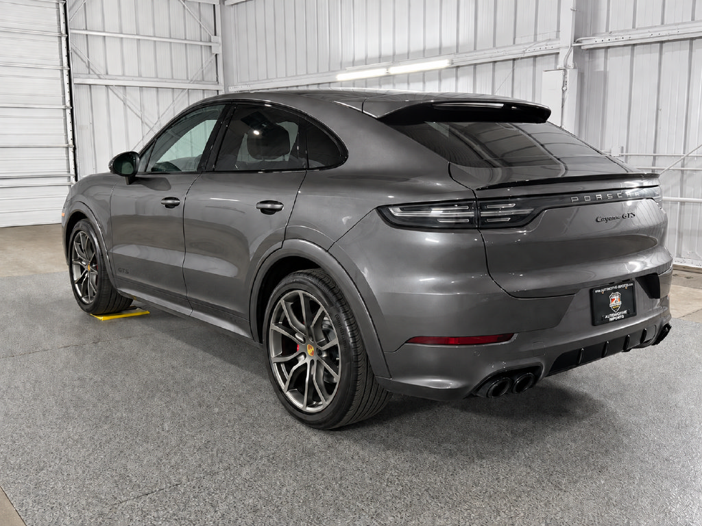 Used 2022 Porsche Cayenne GTS AWD/4WD image 10