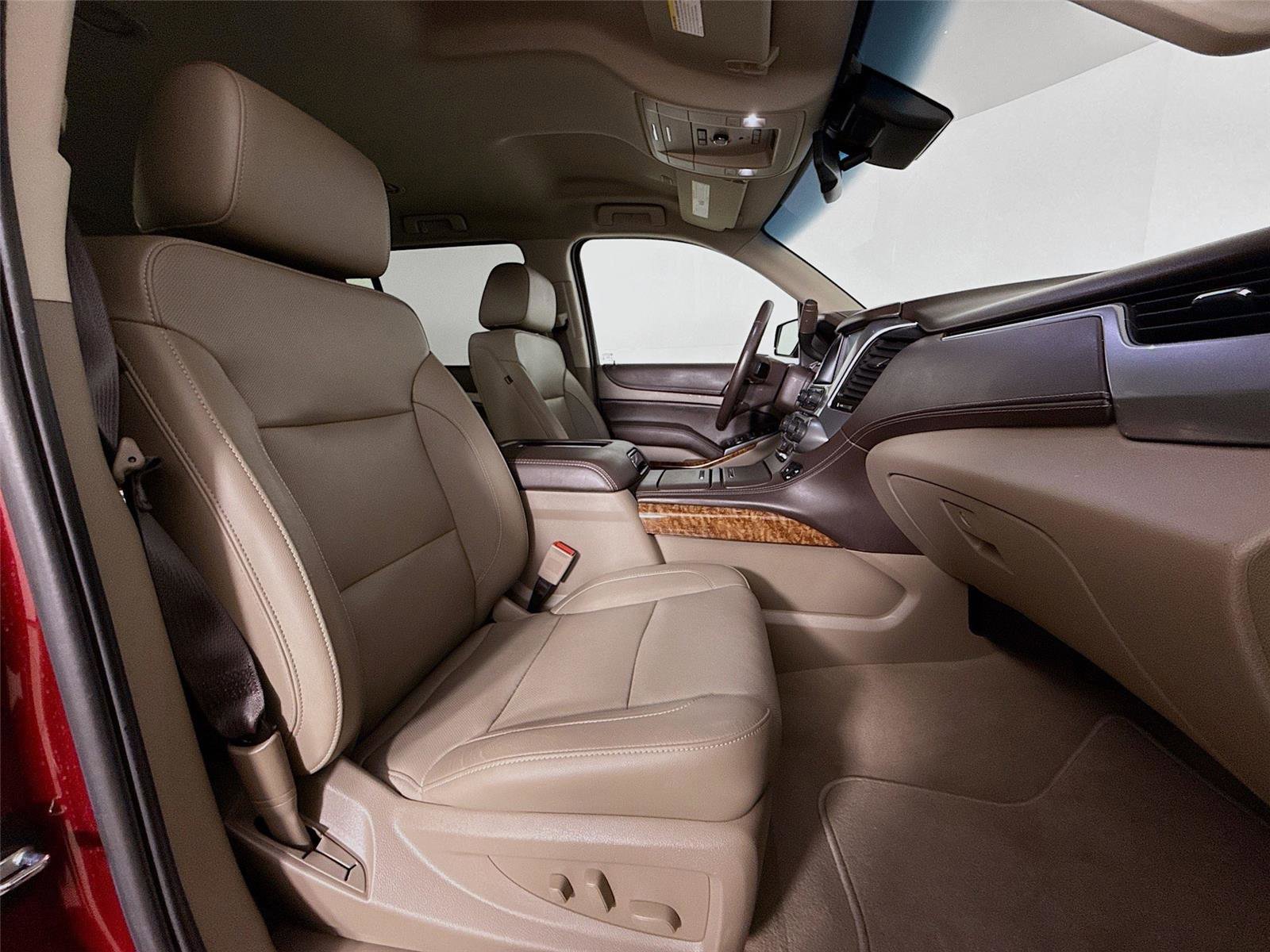 Used 2019 Chevrolet Suburban Premier AWD/4WD image 31