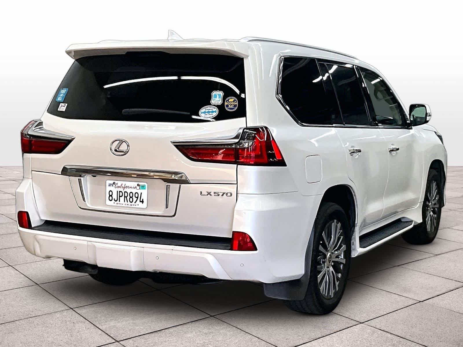 Used 2019 Lexus LX 570 4WD w/ Luxury Package image 17