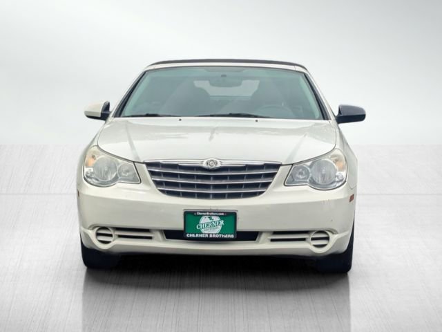 Used 2010 Chrysler Sebring Touring FWD image 2