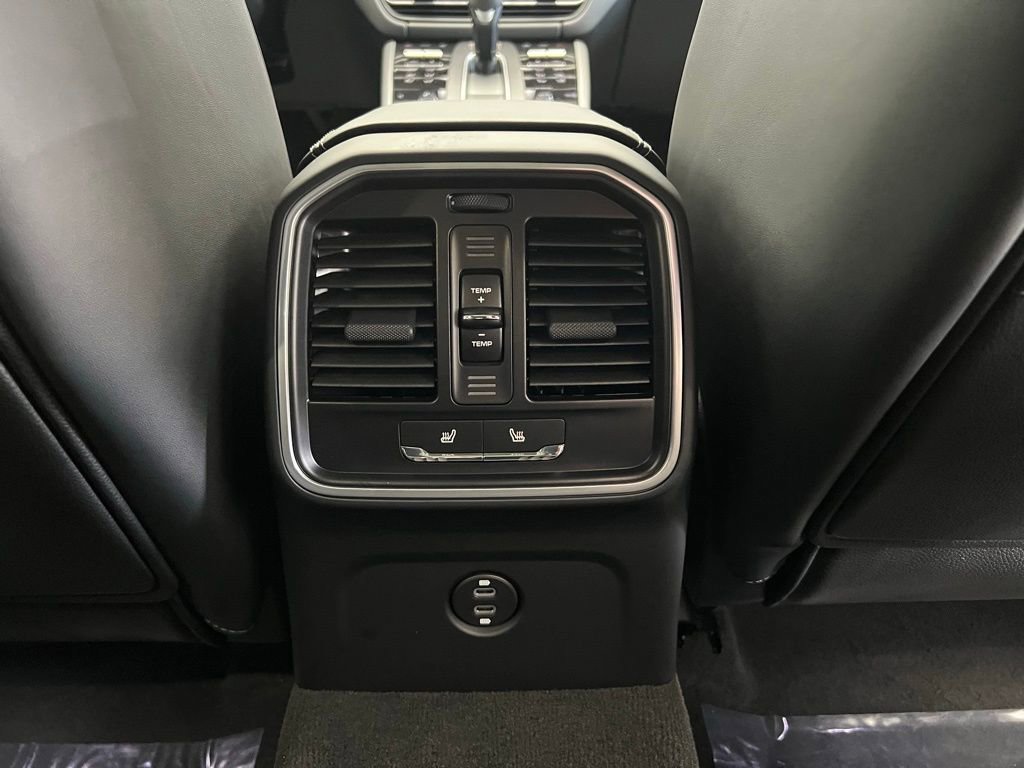 Used 2025 Porsche Macan image 17