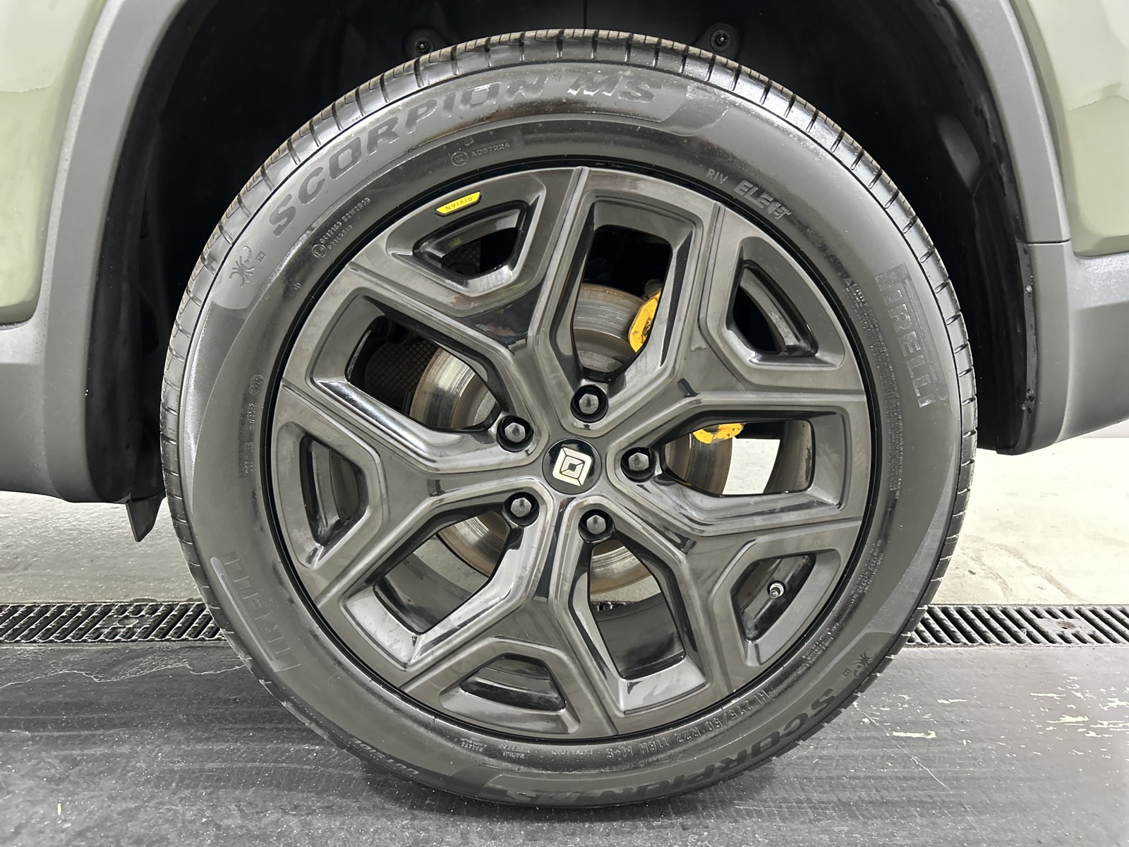 Used 2022 Rivian R1S Launch Edition Quad AWD/4WD image 10