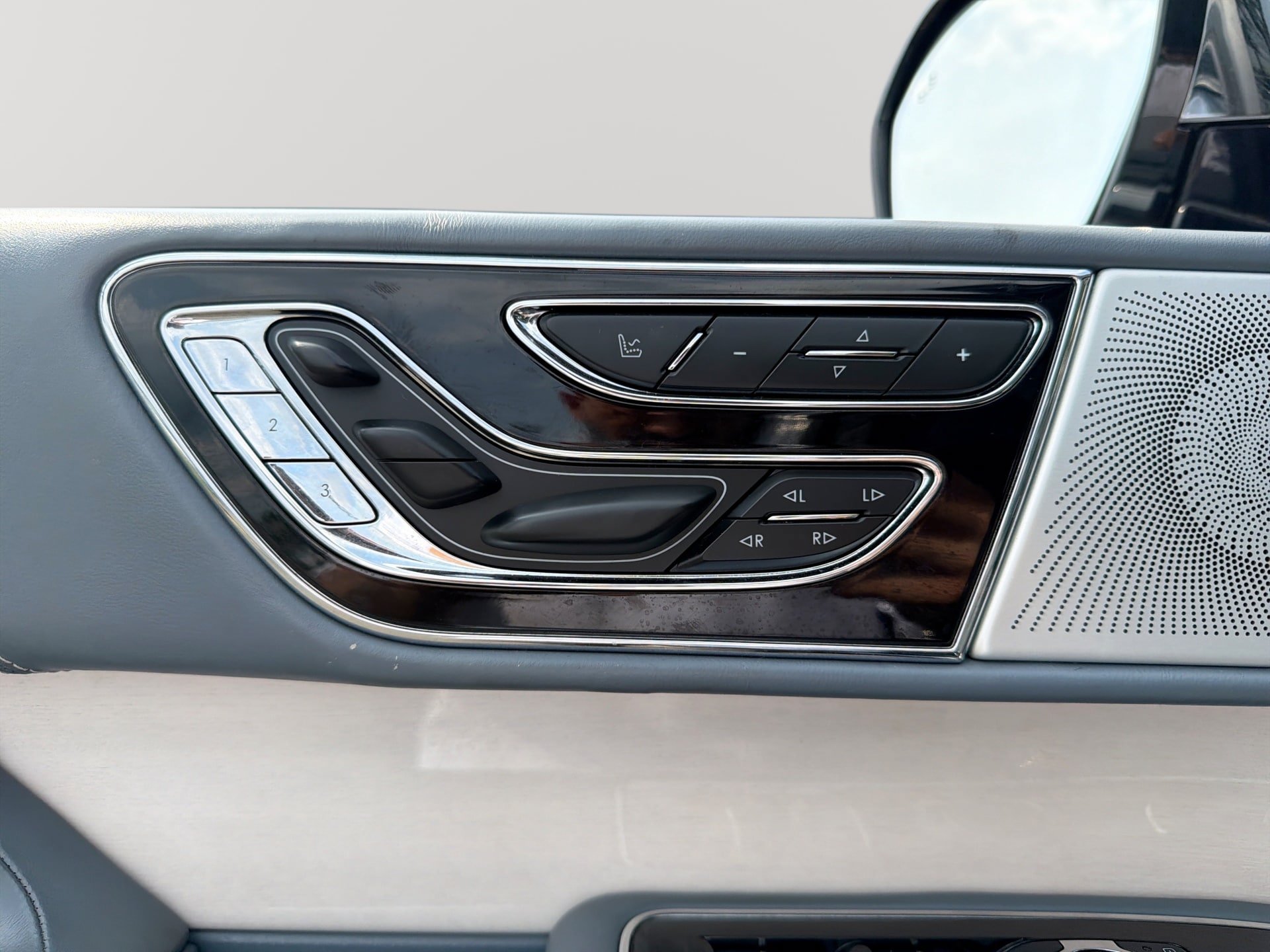 Used 2020 Lincoln Navigator L Black Label AWD/4WD image 14