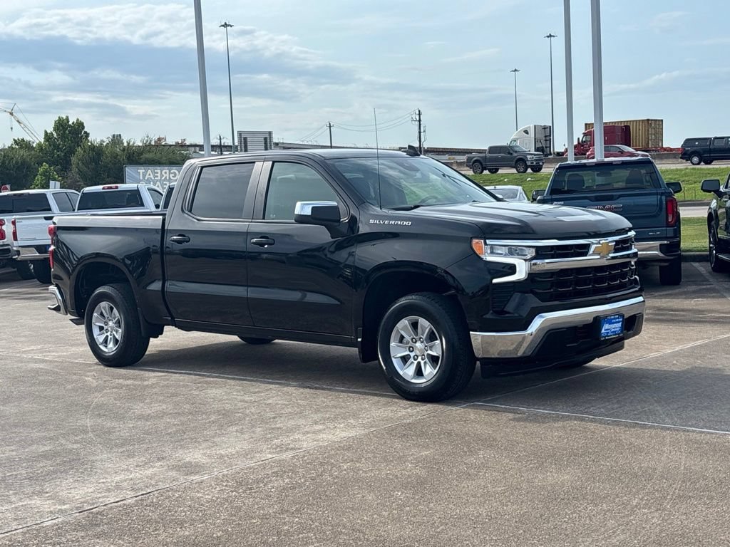 Used 2025 Chevrolet Silverado 1500 LT RWD image 6
