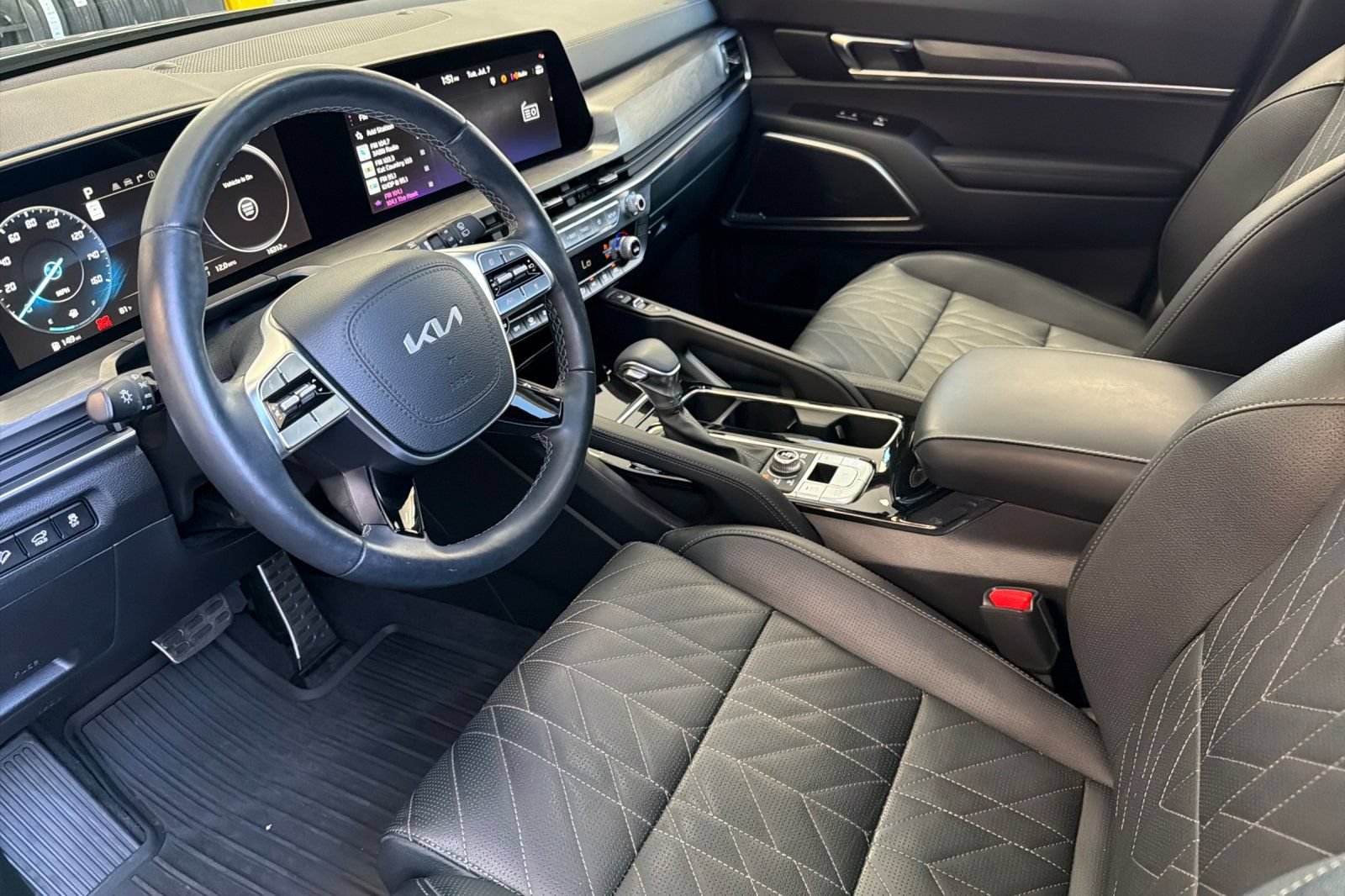 Used 2025 Kia Telluride SX X-Line AWD/4WD image 9
