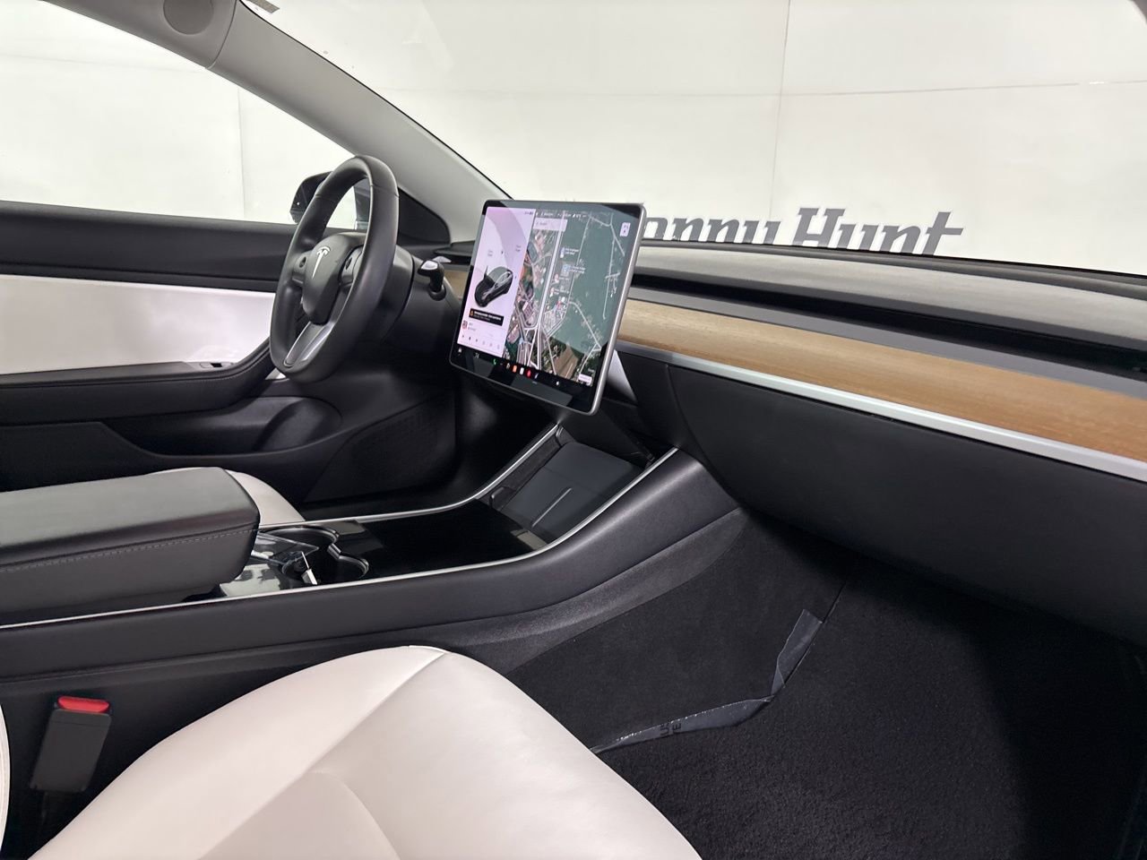 Used 2020 Tesla Model 3 Performance image 23