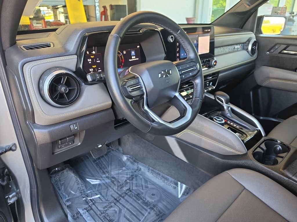 Certified 2025 Chevrolet Colorado ZR2 w/ Midnight Edition AWD/4WD image 11