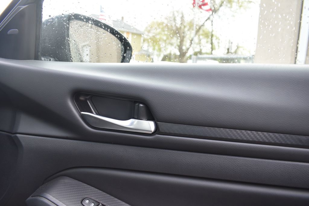 Used 2025 Nissan Altima 2.5 SV image 19