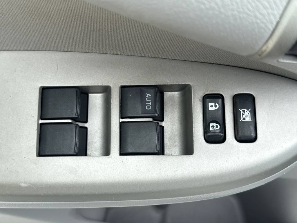 Used 2012 Toyota Corolla LE FWD image 14