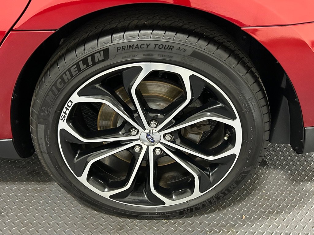 Used 2013 Ford Taurus SHO image 20