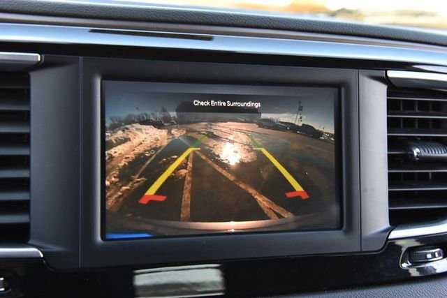 Used 2023 Chrysler Voyager LX image 12