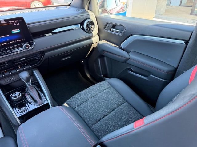 Used 2023 Chevrolet Colorado Z71 w/ Z71 Convenience Package 2 image 17