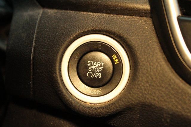 Used 2016 Chrysler 200 Limited image 23