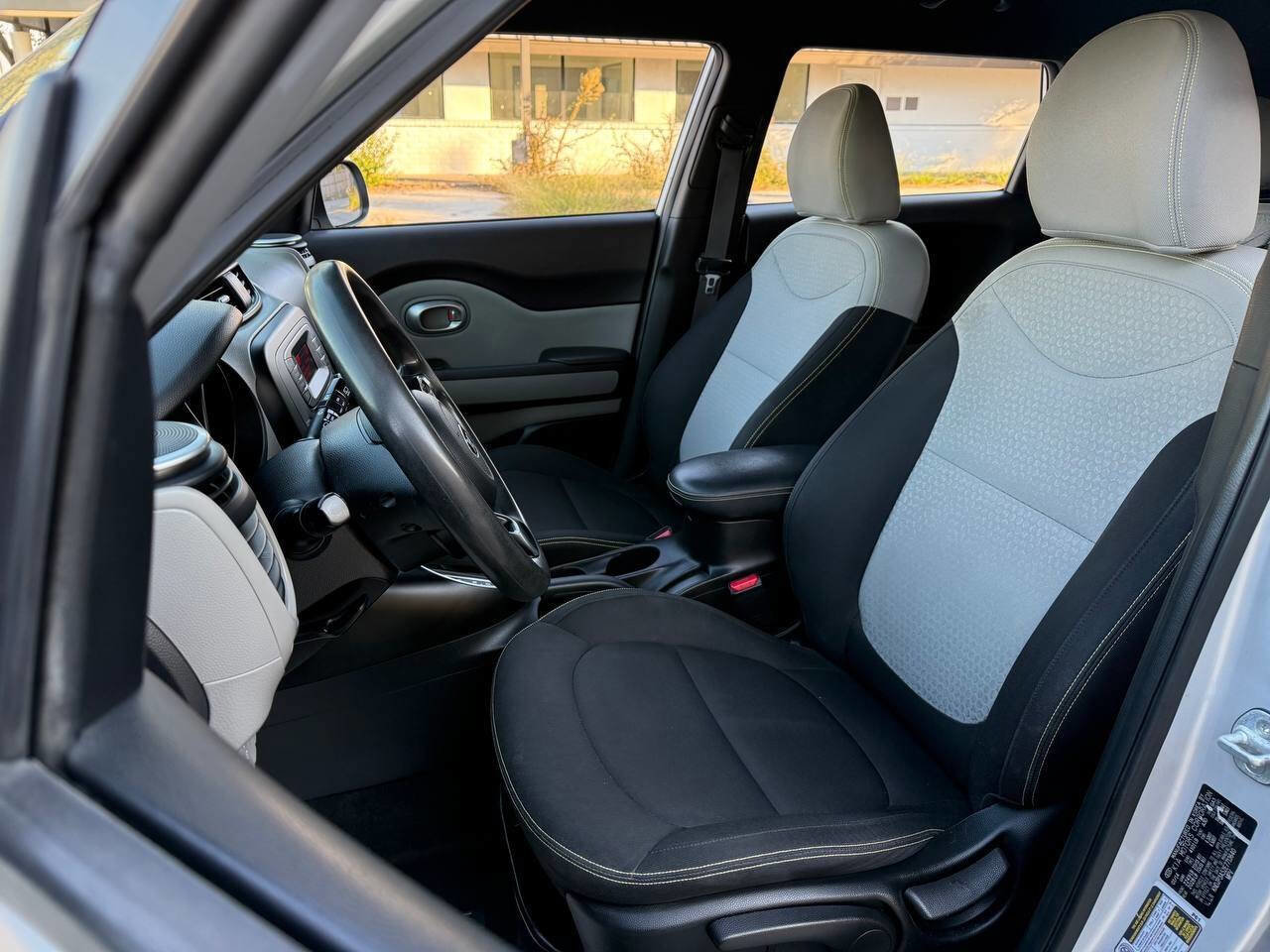 Used 2014 Kia Soul + image 10