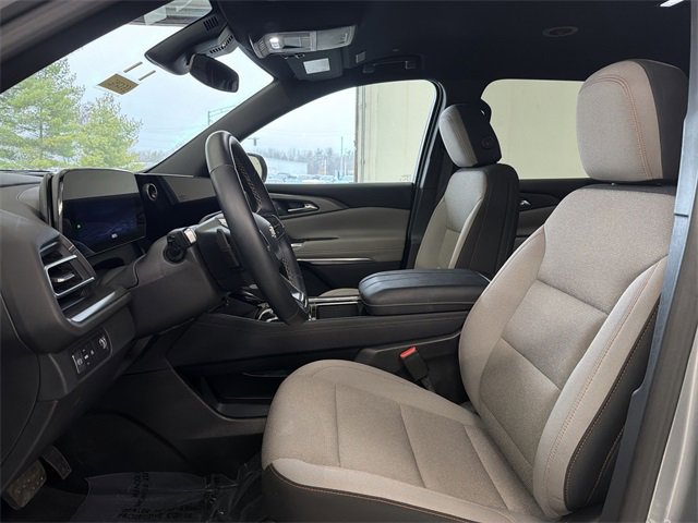 Certified 2025 Chevrolet Traverse LT image 23