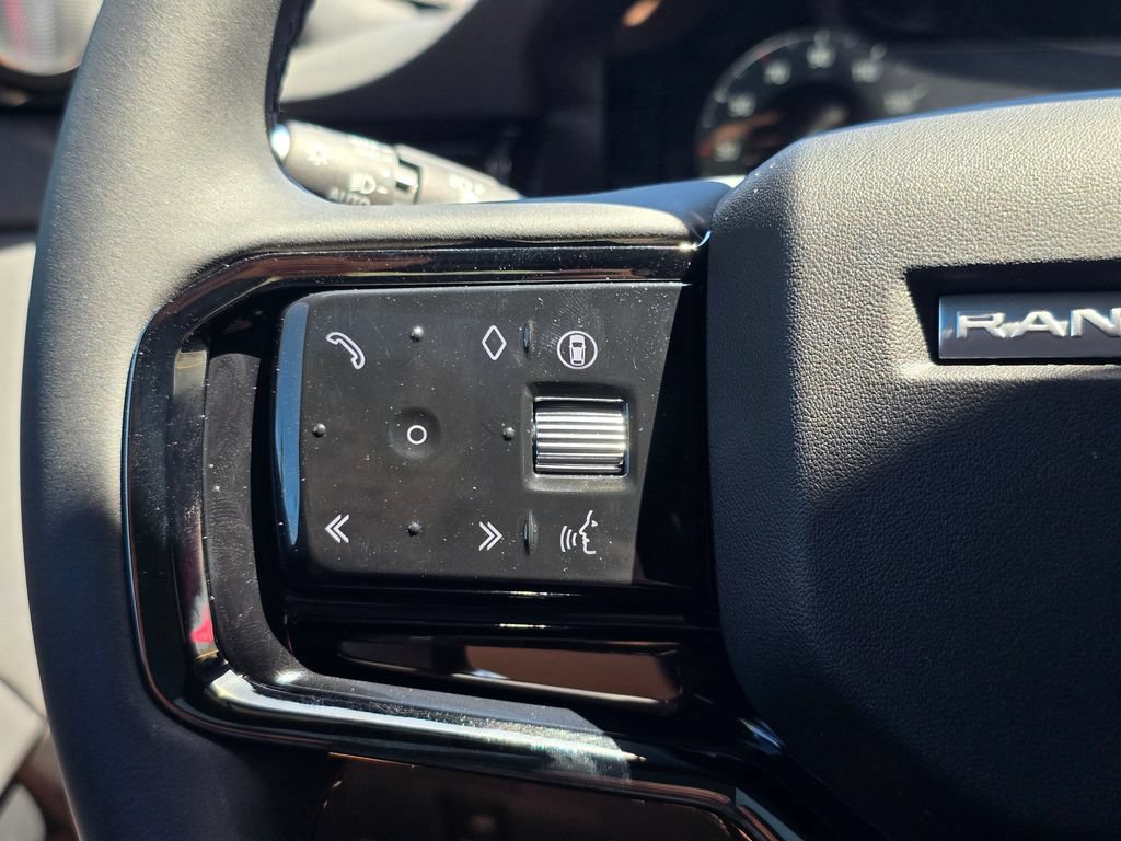 New 2026 Land Rover Range Rover Evoque Hoxton AWD/4WD image 18