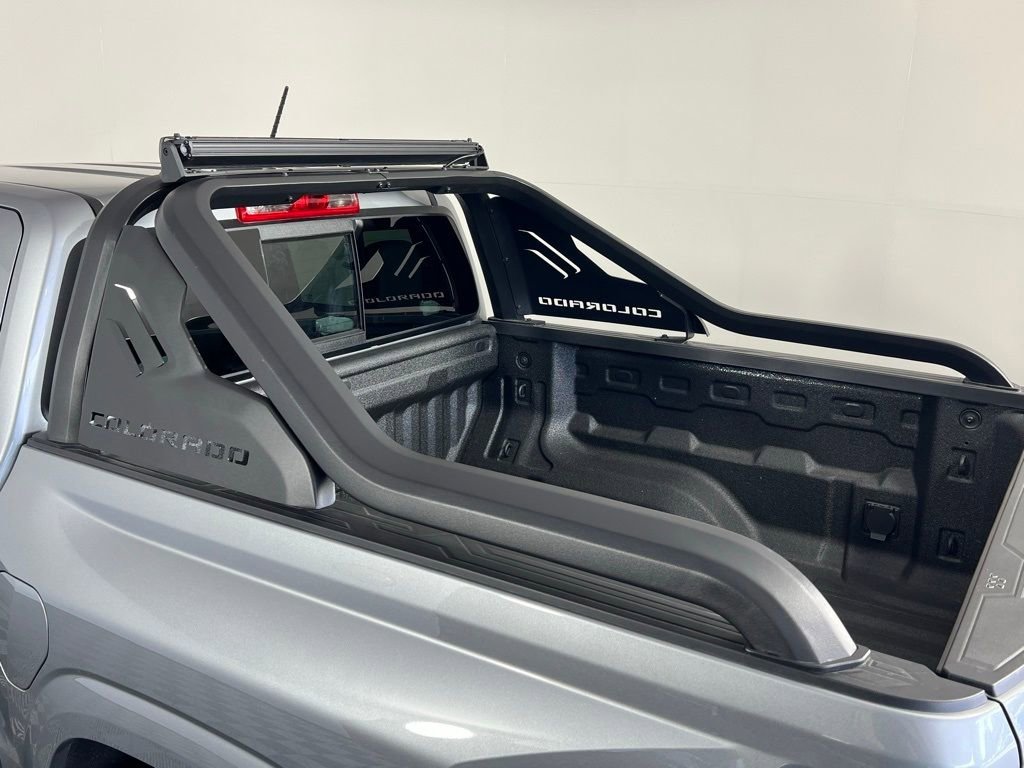 New 2025 Chevrolet Colorado Z71 w/ Midnight Edition image 8