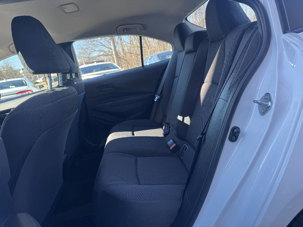 Used 2025 Toyota Corolla LE image 9