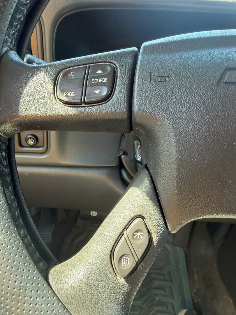 Used 2005 Chevrolet Silverado 2500 LT w/ Heavy-Duty Power Package AWD/4WD image 24