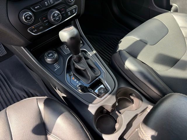 Used 2022 Jeep Cherokee Limited w/ Mopar Interior Package image 23