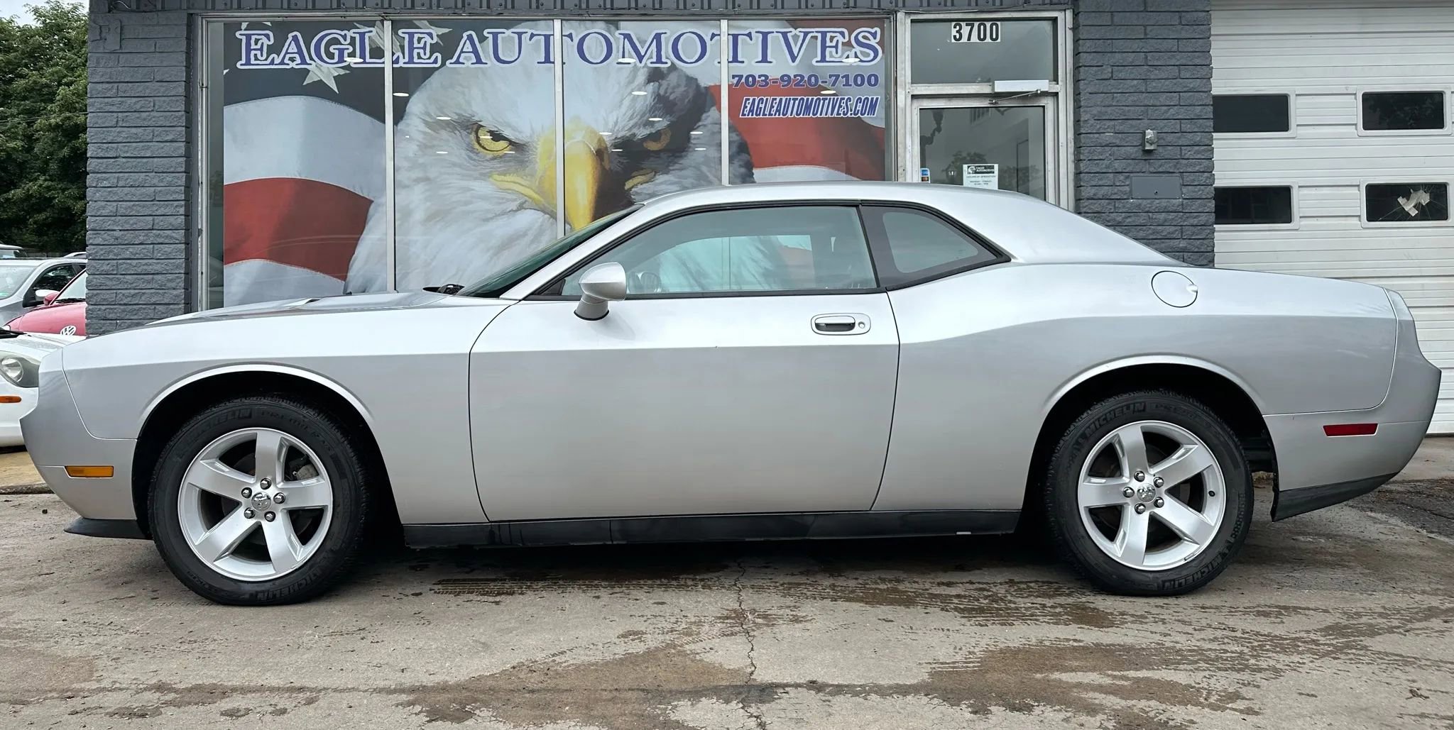 Used 2010 Dodge Challenger SE image 6