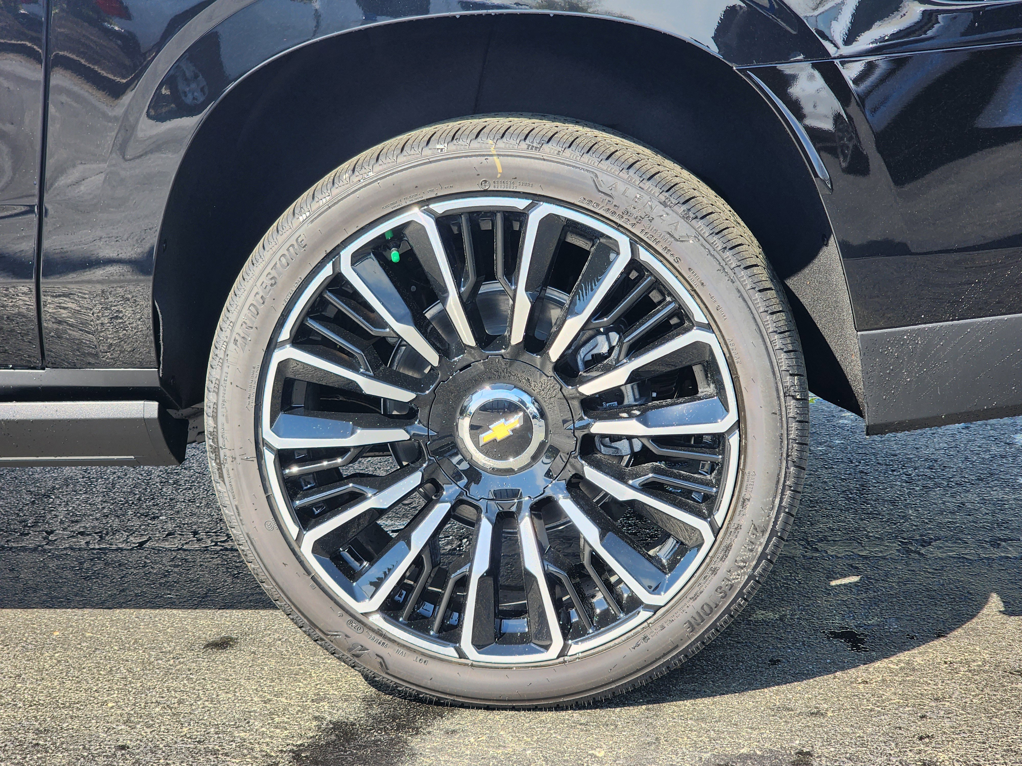 New 2026 Chevrolet Suburban High Country image 11