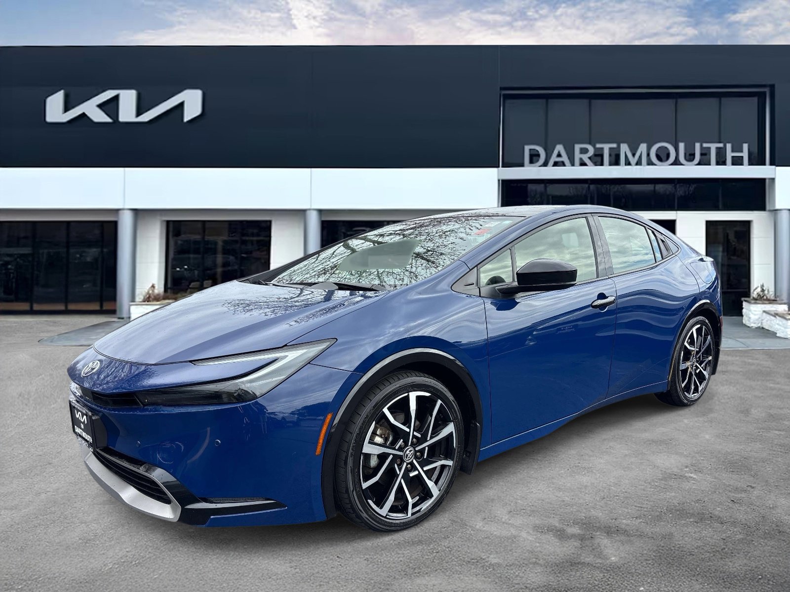 Used 2024 Toyota Prius Prime FWD image 1