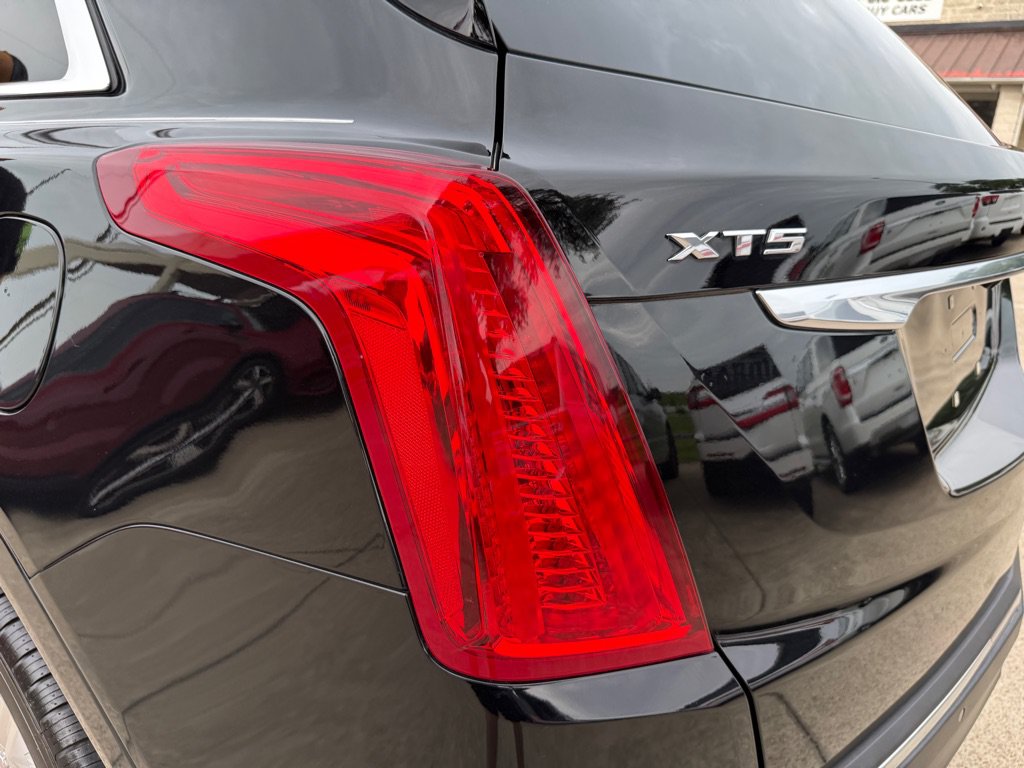 Used 2018 Cadillac XT5 FWD image 12