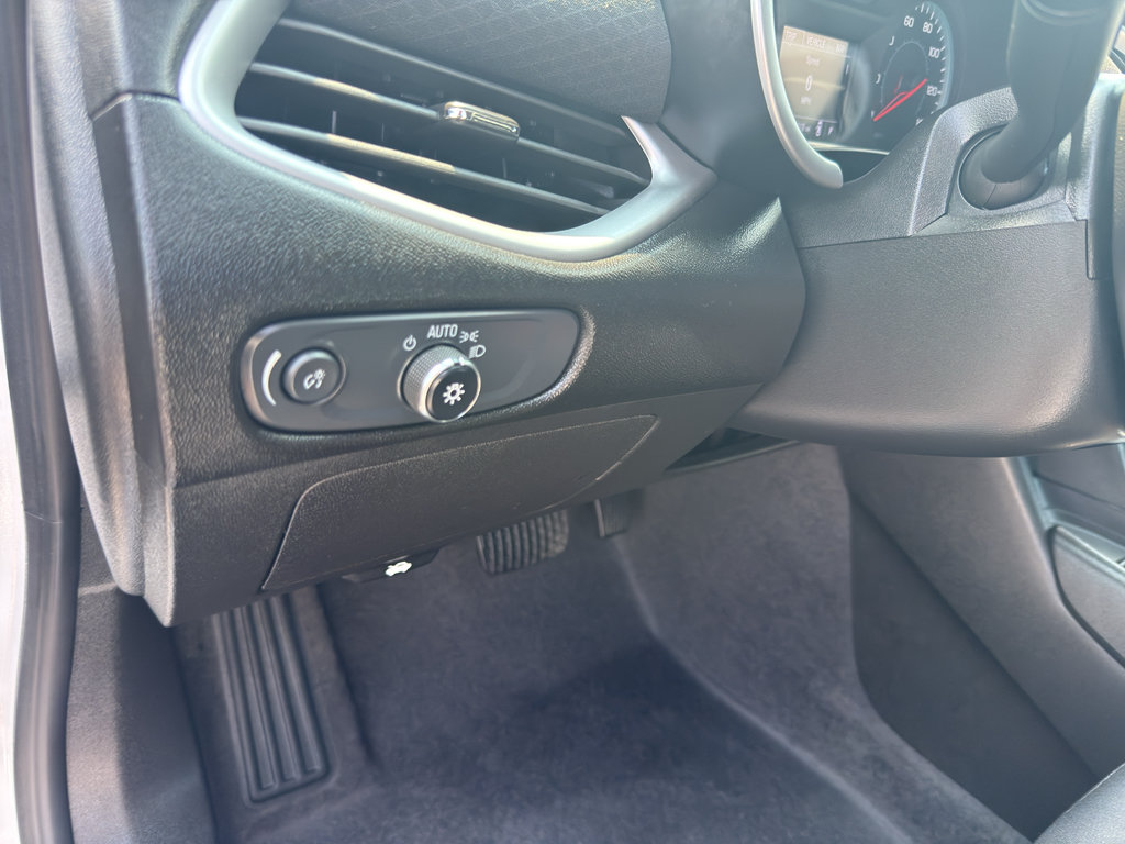 Used 2024 Chevrolet Malibu LS FWD image 13