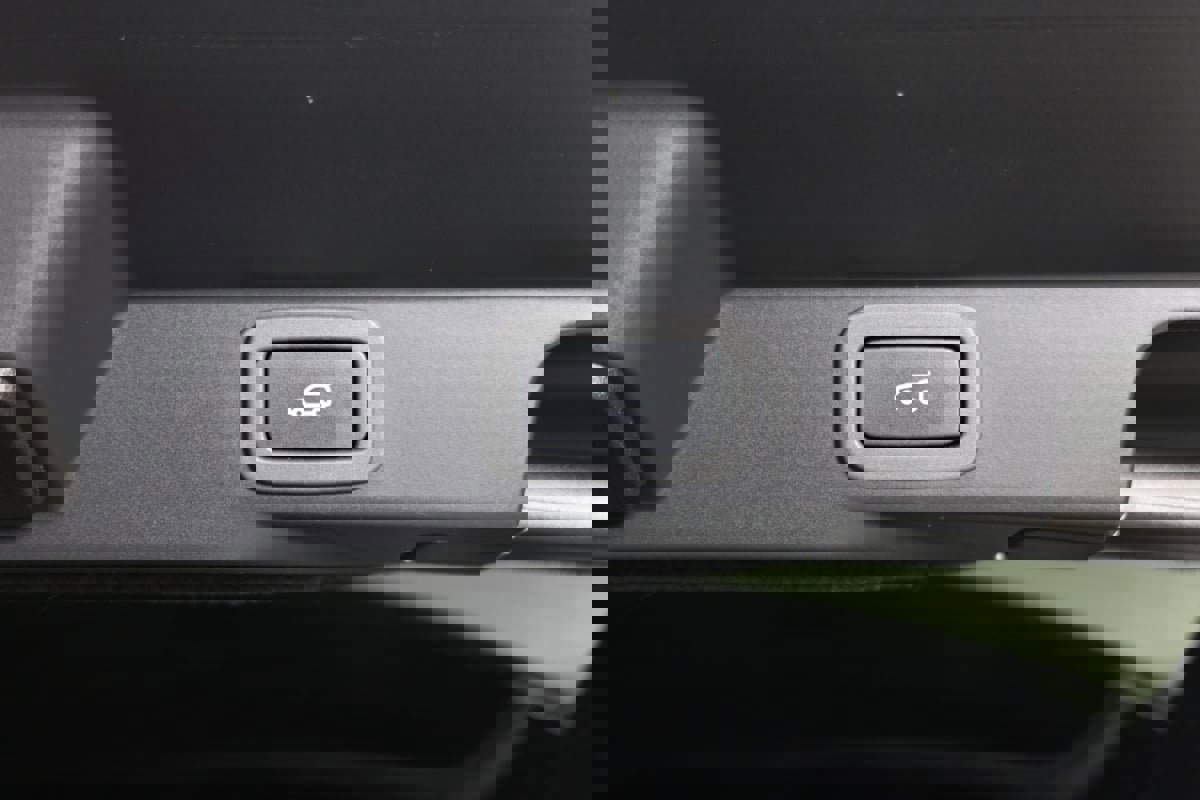 Used 2018 Land Rover Range Rover Sport SVR image 34