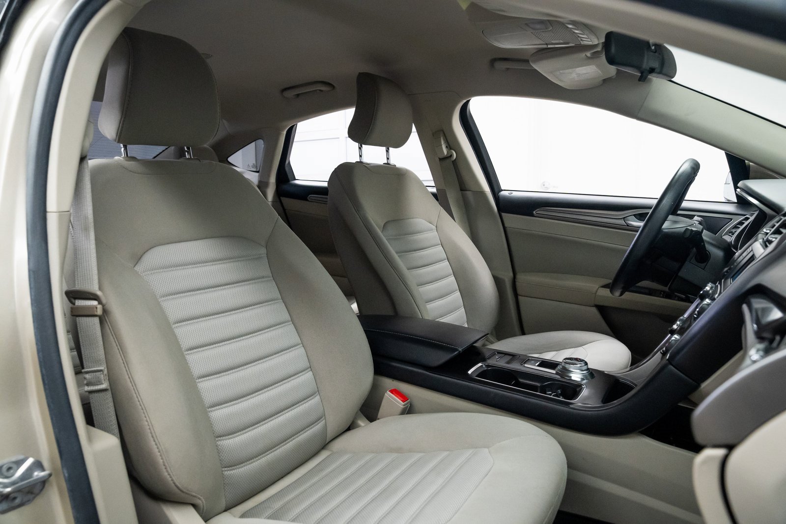 Used 2017 Ford Fusion SE image 22