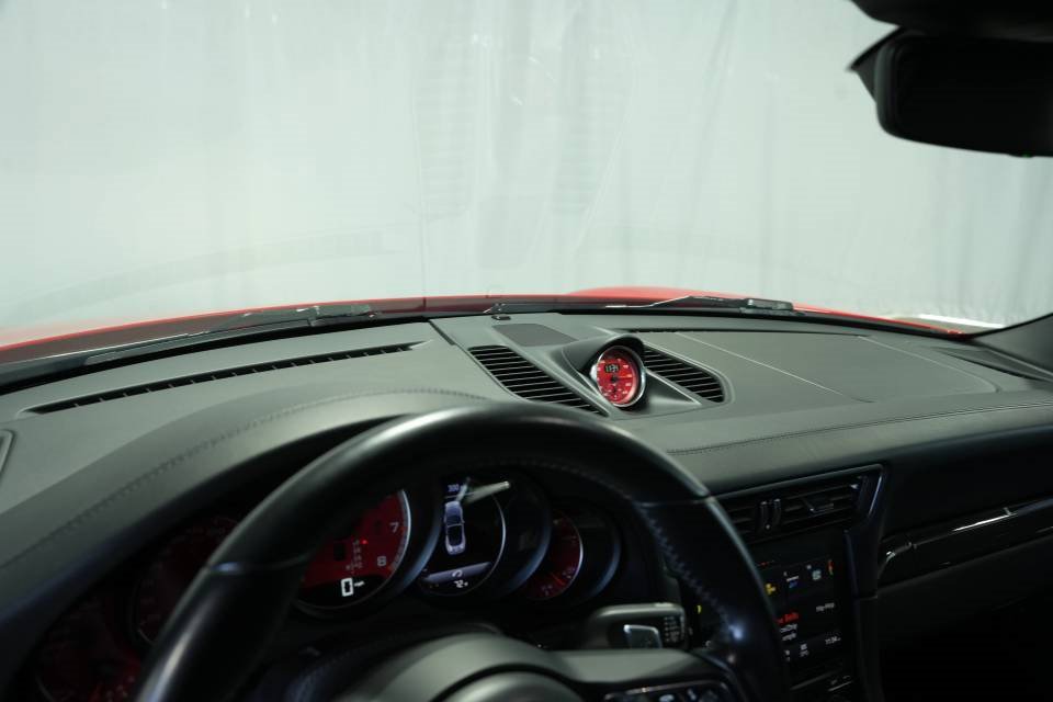 Used 2019 Porsche 911 Turbo image 16