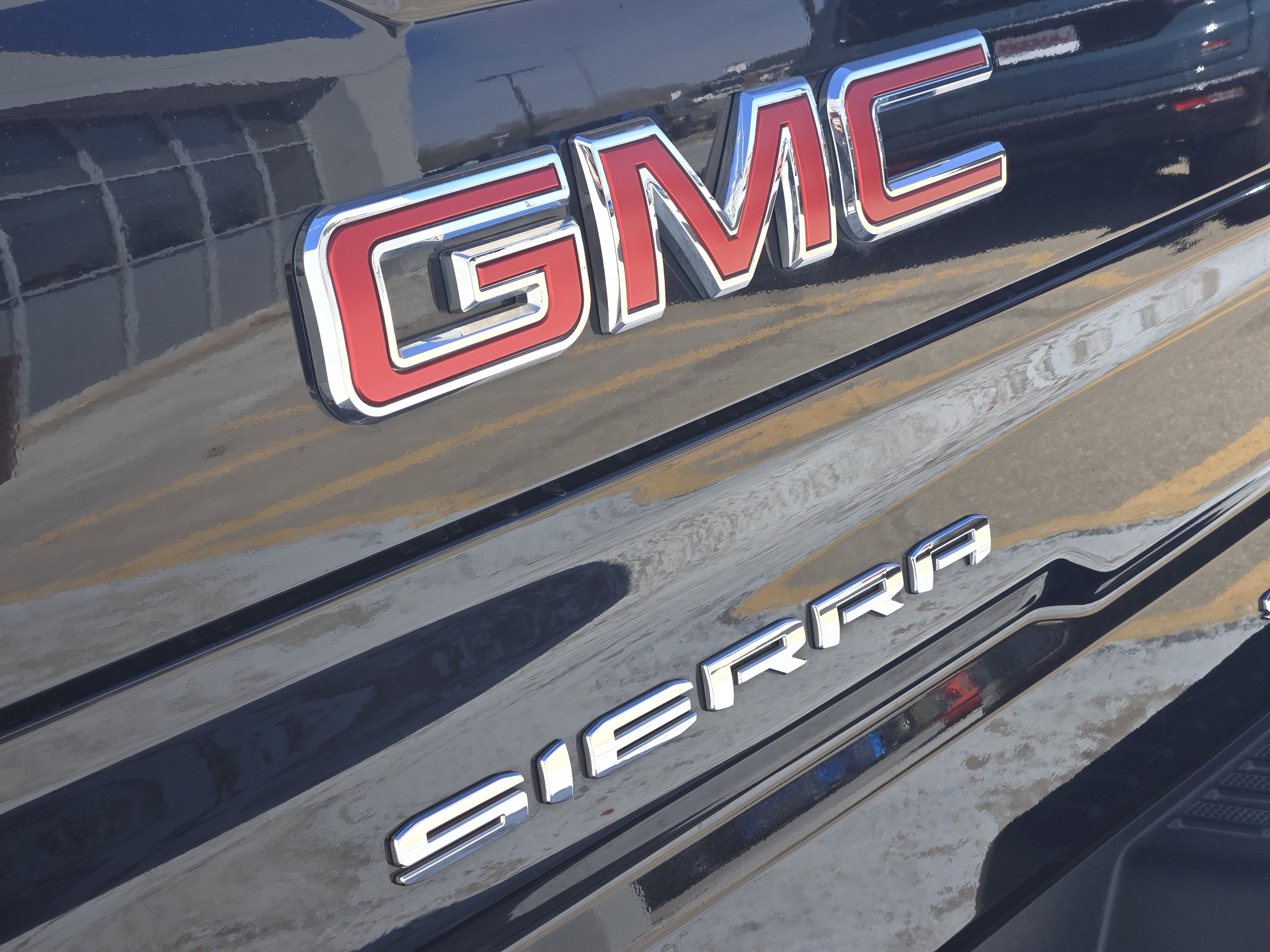 Used 2024 GMC Sierra 1500 SLT image 12