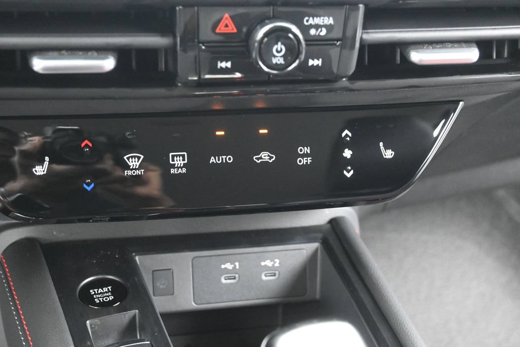 New 2026 Nissan Kicks SR w/ Cold Weather Package FWD image 11