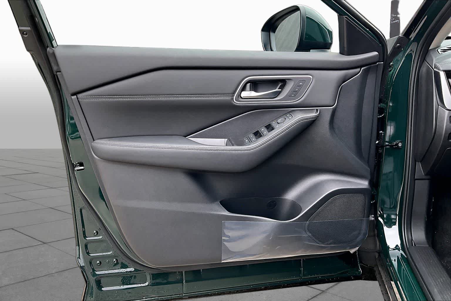 New 2026 Nissan Rogue Platinum AWD/4WD image 13